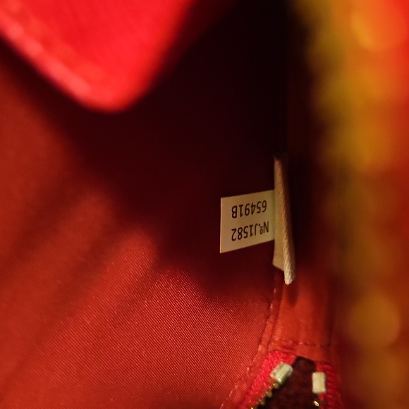 Coach Edge Studded Heart Coin Case Zip Close Crossgrain Leather Red Goldtone NWT - Picture 8 of 15